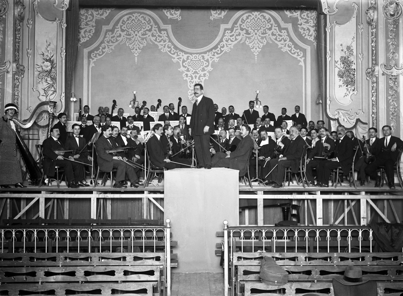 [Teatro-da-Trindade.24.jpg]
