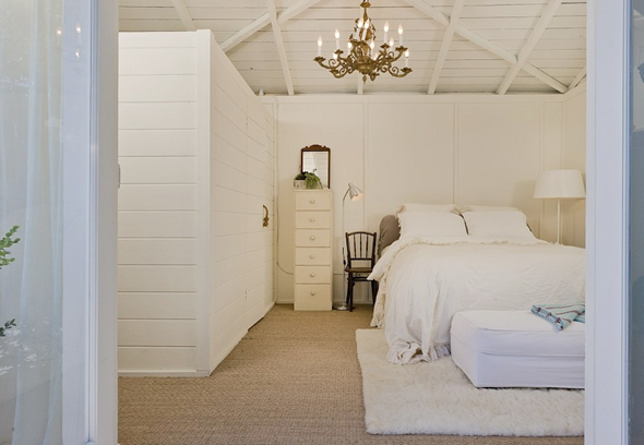 west-hollywood-bungalow-bedroom