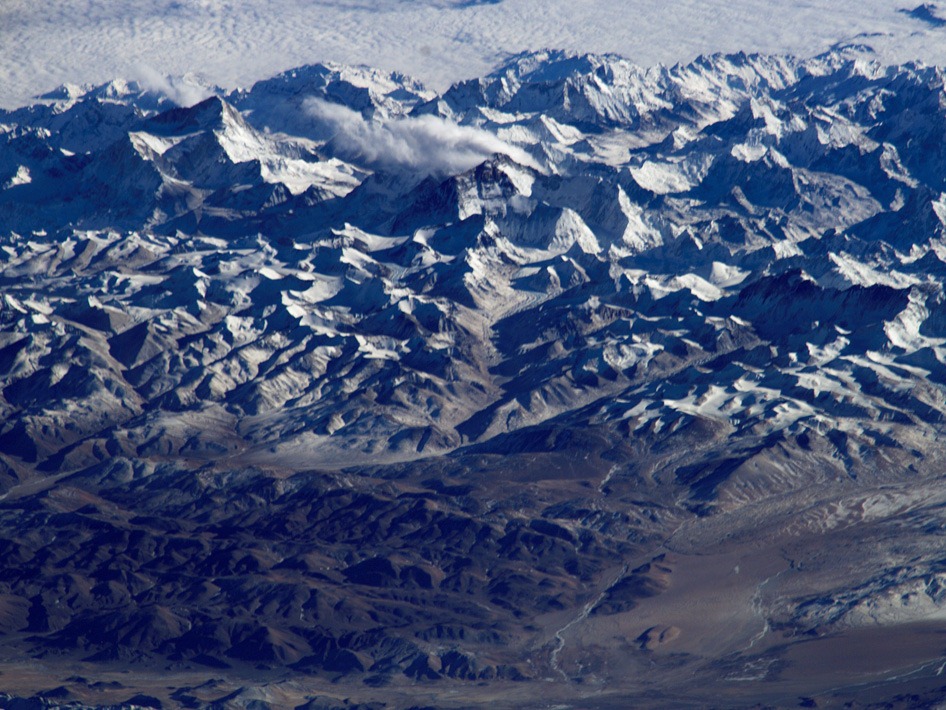 [mount-everest-from-the-space%255B5%255D.jpg]
