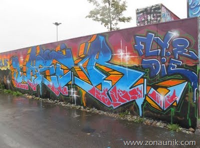 [Fly%2520And%2520Die%2520Graffiti%2520Street%2520Art%2520Copenhagen%255B4%255D.jpg]