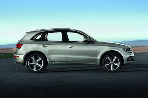 2013-Audi-Q5-05.jpg