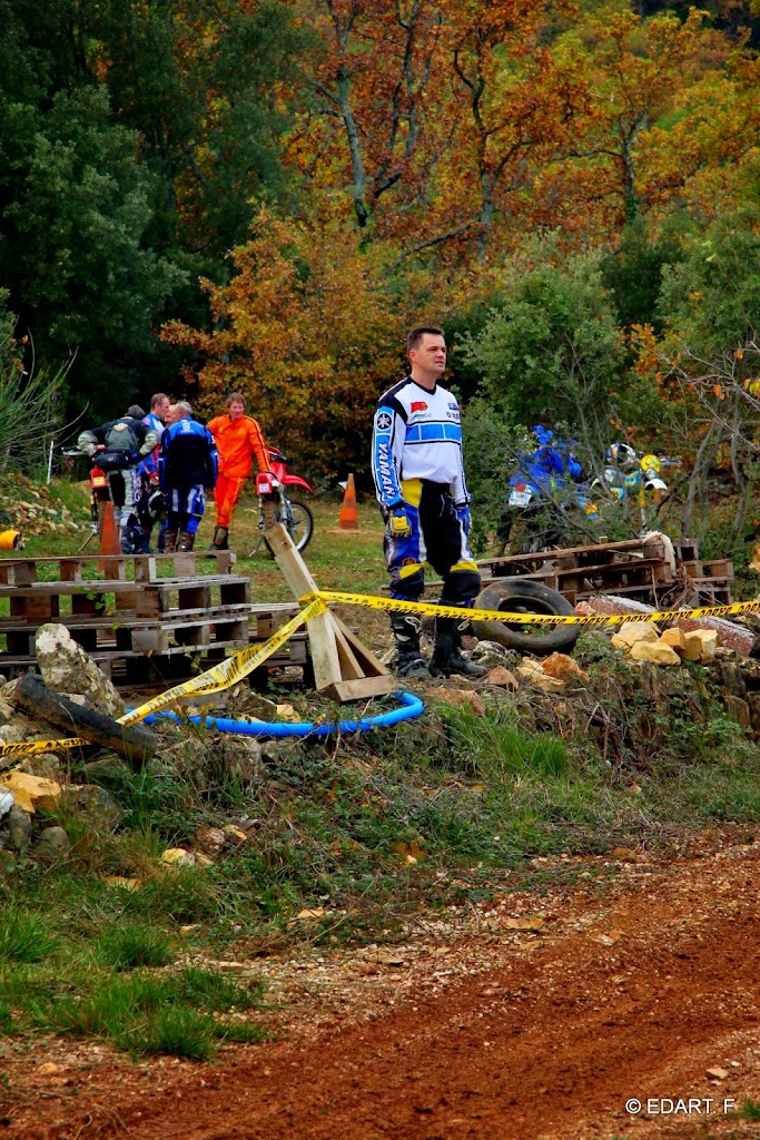 Photos d'un enduro qui eu lieu à Flassan sur Issole-TEST