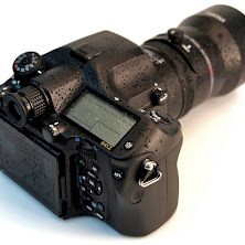 Pentax-645Z-Weather-sealed-wet-1-Large_1401210792.jpg