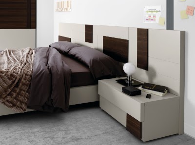 Mesita de la colección Slaap en los mismos acabados que el cabezal de la cama