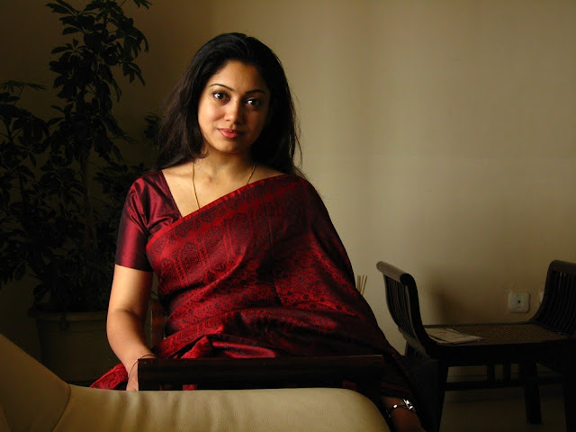 Anjali Menon Indian Film Director and Screenwriter hot and beautiful wallpapers