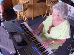 Barbara Powell working the Tyros 5 nicely.