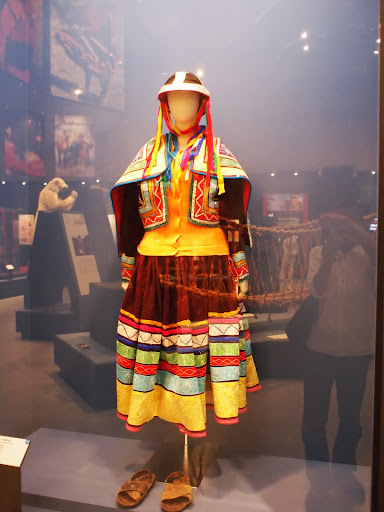 [写真]南米の民族衣装