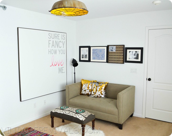 Funky Bedroom Seating Area vintagerevivals.com DIY Home Decor Blog