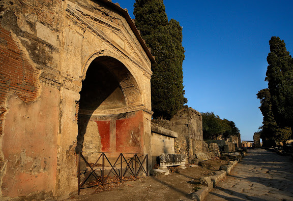 Antigua ciudad romana de Pompeya.Necropolis de la Puerta de Herculano.Pompeya, Italia