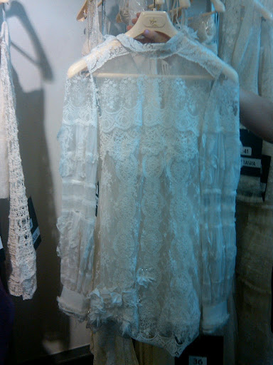Created by Barcelona designer Yolan Cris this receptionworthy dress has a