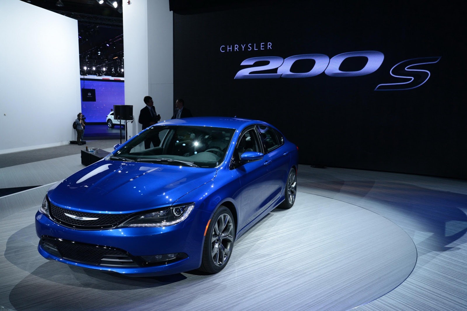 [2015-Chrysler-200-1%255B2%255D.jpg]