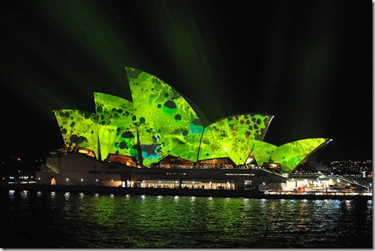 Vivid-Sydney-Festival-Makes-the-Sydney-Opera-House-and-City-Shine-in-the-Best-Light-13