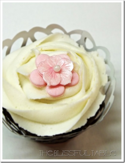 cupcakes with flowers 011a