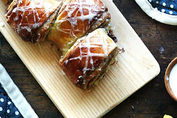 Cinnamon Pull-Apart Bread