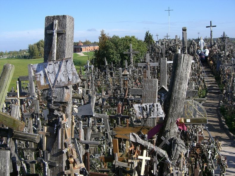 hill-of-crosses-9