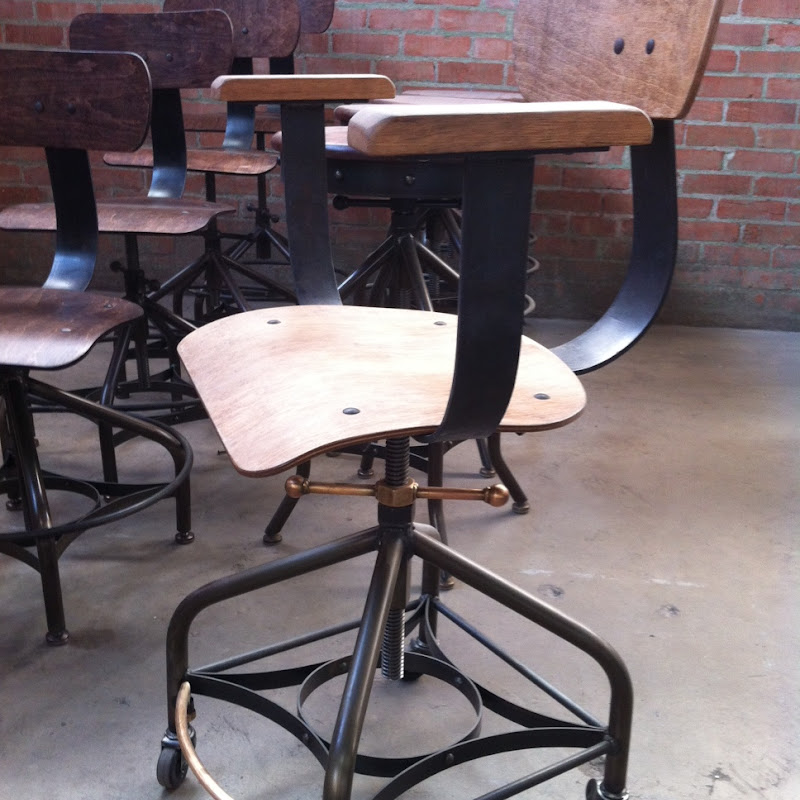 Drafting Stool Without Wheels