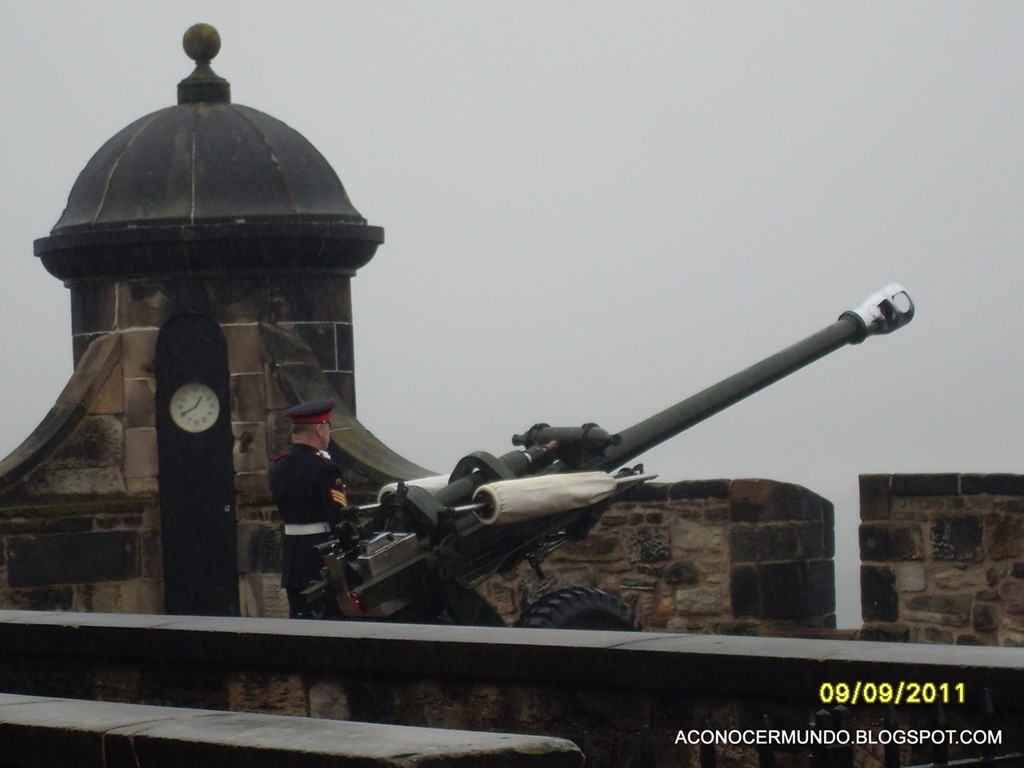 [Edimburgo.-Castillo.-Exteriores-SDC1.jpg]