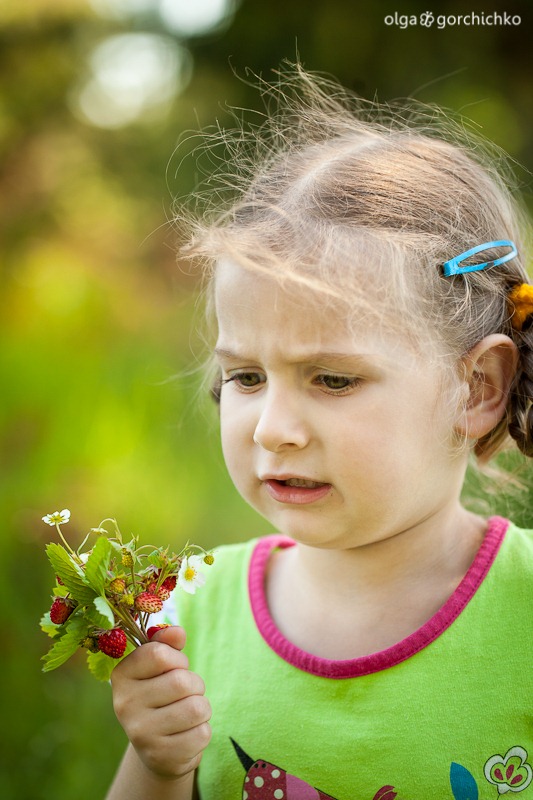 Летние фотографии Машеньки на даче_15