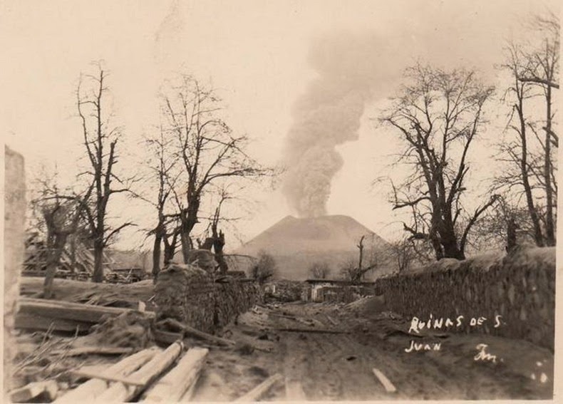 paricutin-volcano-postcards-1