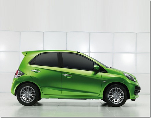 honda-brio-green-side