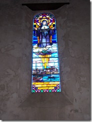 2012.09.03-046 vitrail dans l'église