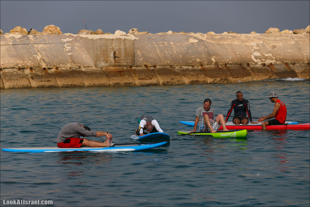 LookAtIsrael.com - Фото путешествия по Израилю | Занятия йогой в море в Тель Авиве | Yoga in Tel Aviv