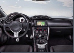 2013-Toyota-GT-86-steering-wheel-view