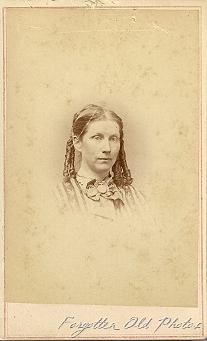 Lady with Ringlets CdV Solway
