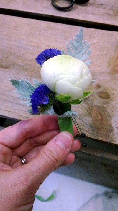 white ranunculus boutonniere | Ideas in Bloom