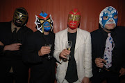 Los Straitjackets