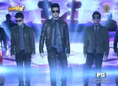 Vhong Navarro with sons Bruno and Yce