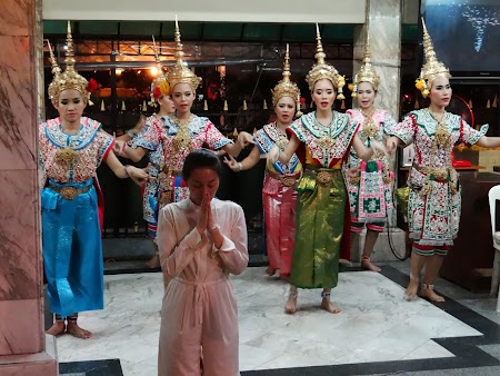 15. ceremonial la Erawan Shrine.JPG