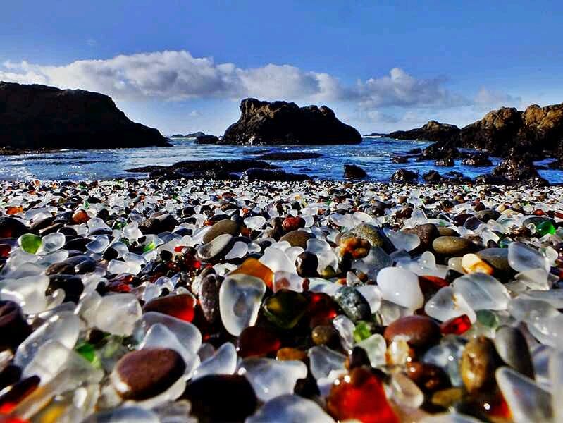 Glass beach, USA admirezone