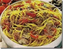 Spaghetti con alici e pan fritto