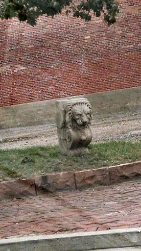 Lion Pedestal