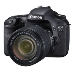 Canon 7D with 18-200mm