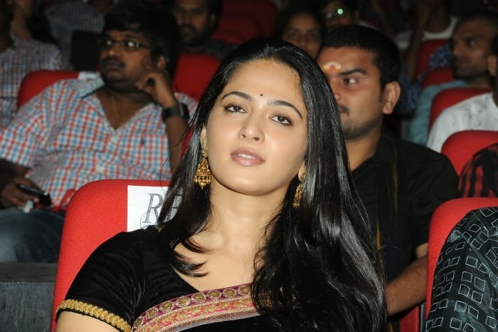 [Anushka_shetty%2520at%2520varna%2520audio%2520release%2520function%2520%25284%2529%255B4%255D.jpg]