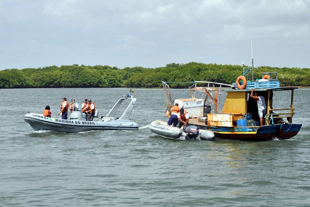 [MARINHA%2520EM%2520OPERA%25C3%2587%25C3%2583O%255B3%255D.jpg]