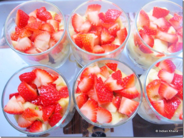 Strawberry custard fruit trifle pudding recipe