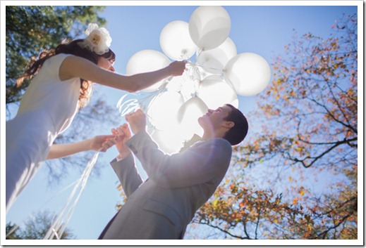 helen-colin-wedding-day-white-colorful-hipster-rustic-vintage-special-lovely-couple-inspiration-blogger-blog-baloons