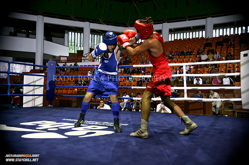 Doi pugilisti boxeaza miercuri, in cadrul Campionatului National de Box ce se desfasoara in Sala Sporturilor din Targu Mures in perioada 27 iunie - 2 iulie 2011