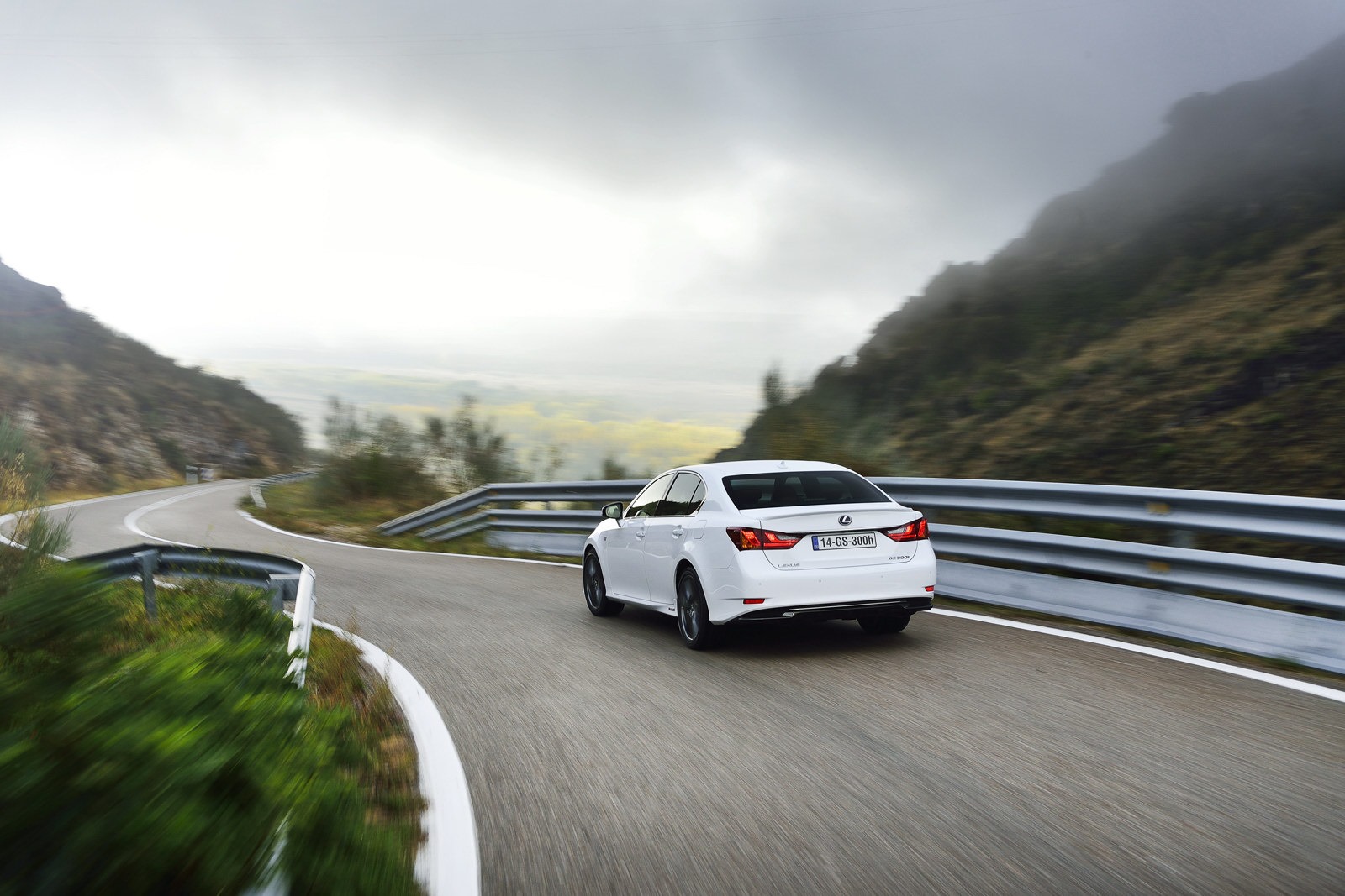 [Lexus-GS-300h-69%255B2%255D.jpg]