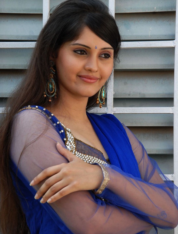 [surabhi-new-actress-pics%255B3%255D.jpg]
