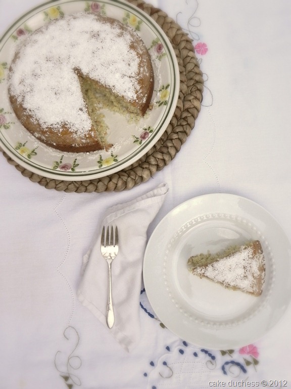 [coconut-and-almond-cake-torta-di-mandorle-e-cocco-8%255B6%255D.jpg]