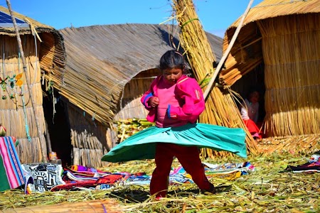 Insulele Uros pe lacul Titicaca
