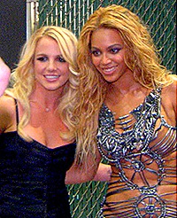 Britney Spears e Beyoncé nos bastidores do Billboard Music Awards 2011