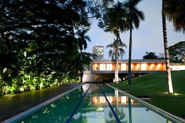 Diseño de piscina casa de lujo