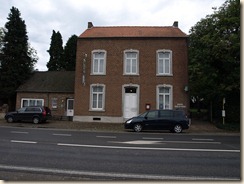 Heers, Steenweg 146: huis van goeverneur Louis Roppe, thans bibliotheek