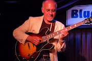 Larry Carlton