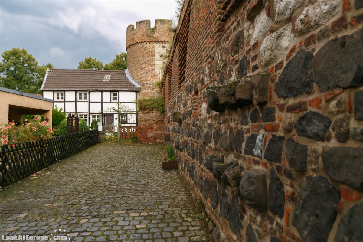 LookAtEurope.com | Европейские фото путешествия. Германия, Дормаген. Крепость-таможня Цонс | Germany, Dormagen Zons